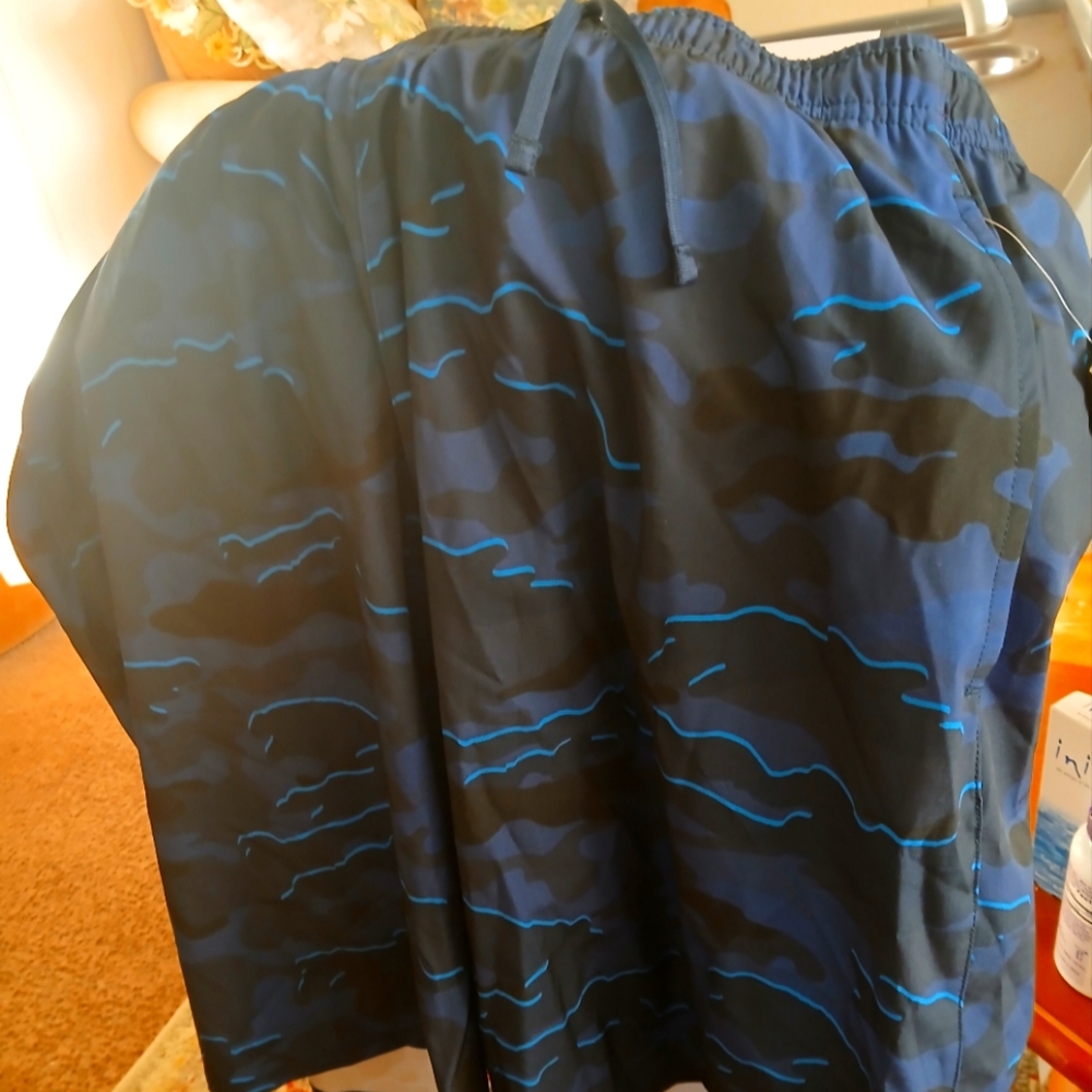 Old Navy Active Camouflage Shorts in Blue and Black XXL